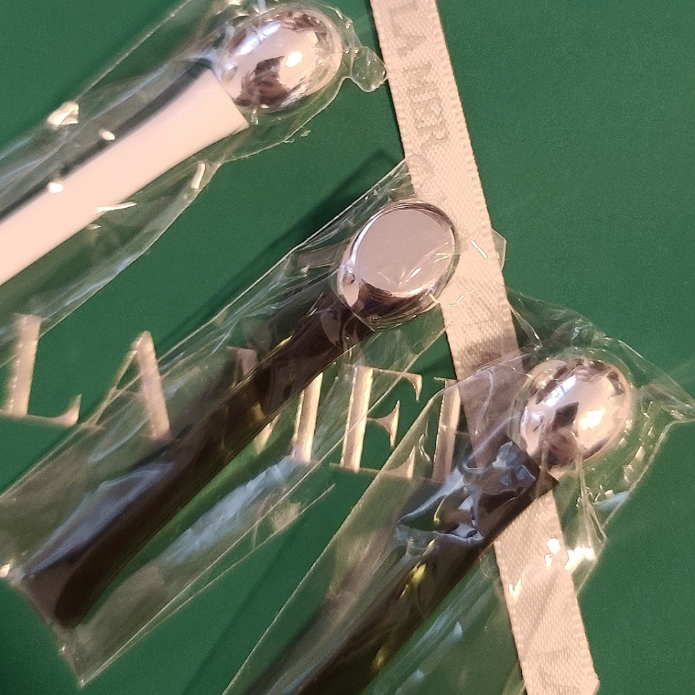 La Mer The Eye Concentrate The Eye Balm Intense Applicator - Picture 2 of 2